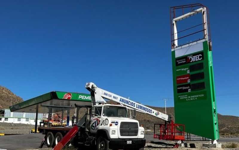 Presiona Gobierno federal a empresarios gasolineros